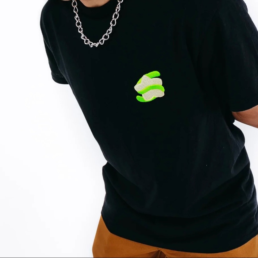 Sykkuno SHINING STAR BLACK TEE MEDIUM